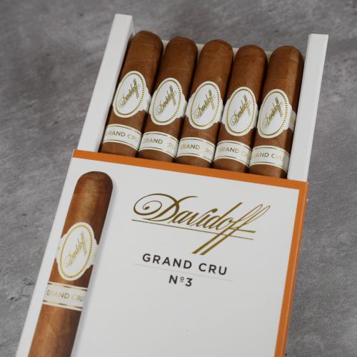 Davidoff Grand Cru No. 3 Cigar - Pack of 5