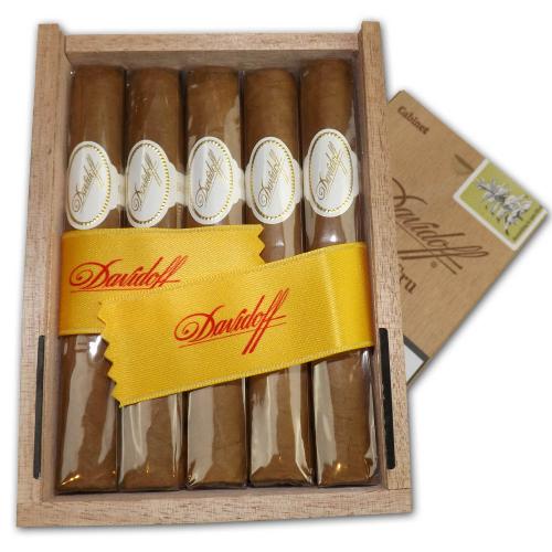 Davidoff Grand Cru No. 4 Cigar - Box of 25