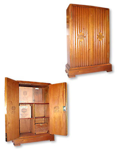 Benson and Hedges cabinet De Luxe, 1950s, (code 112) ONE ONLY