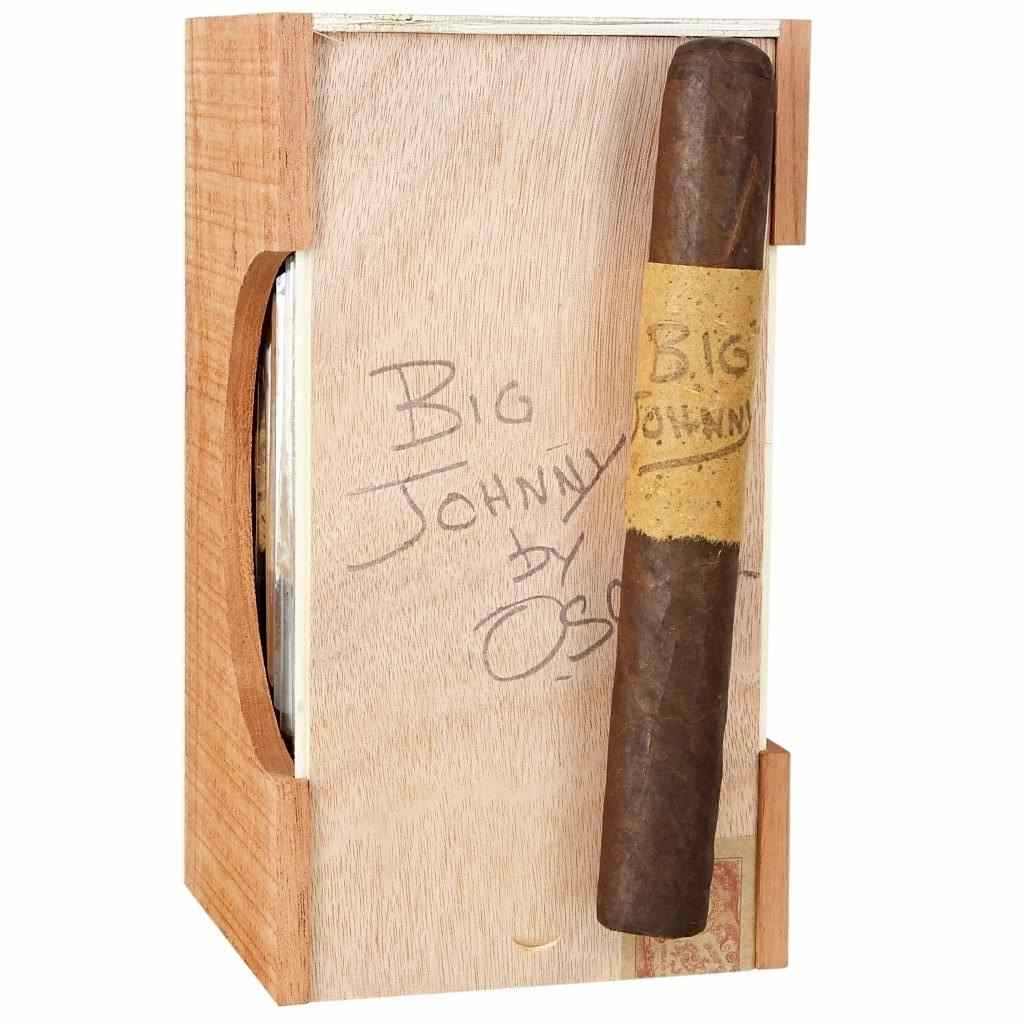 Leaf by Oscar Valladares Maduro Big Johnny