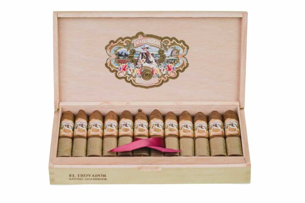 PDR El Trovador A. Flores Rosado Petit Belicoso
