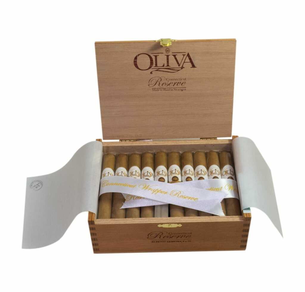 Oliva Connecticut Reserve Petit Cor