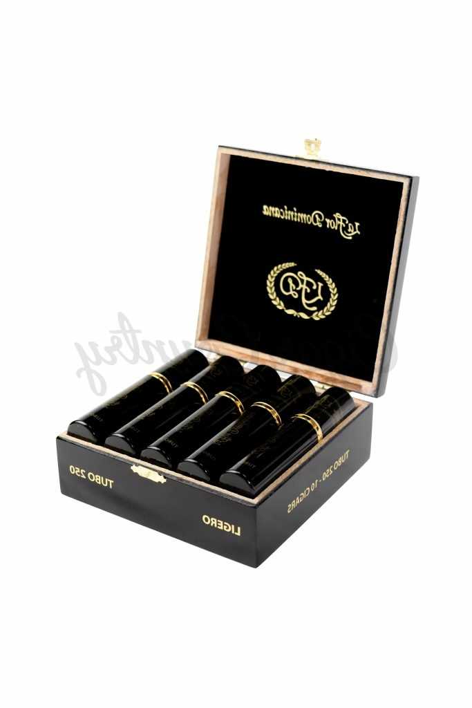 La Flor Dominicana (LFD) Ligero L25