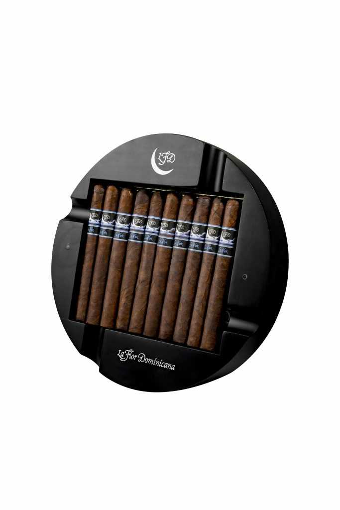 La Flor Dominicana (LFD) La Nox Tor